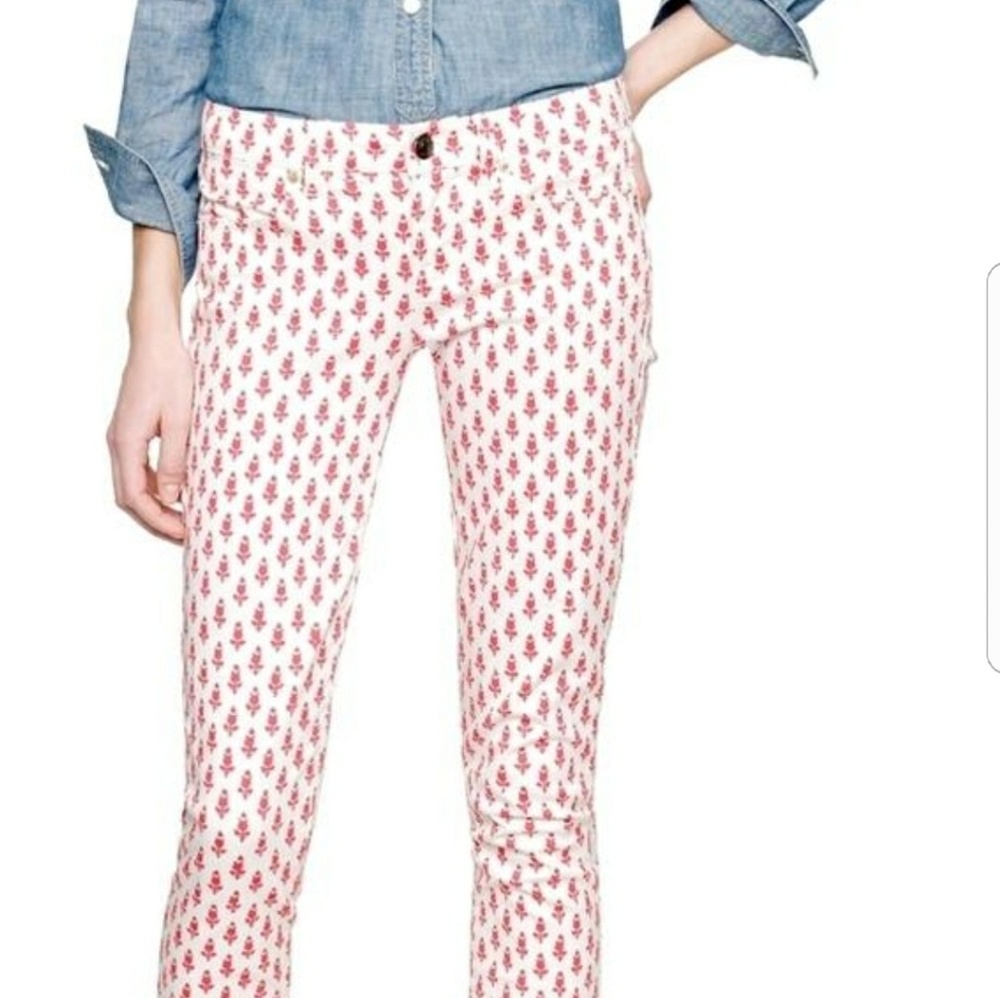 White with coral print thistle matchstick capri/cr